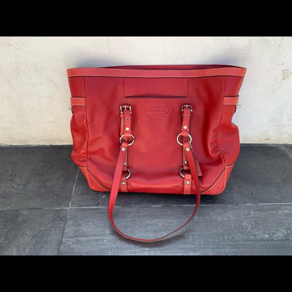 Vintage like-new leather Coach tote purse bag